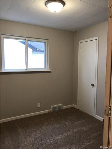 8404 Westminster Avenue, Warren, MI 48089