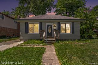 28775 Glasgow Street, Southfield, MI 48076