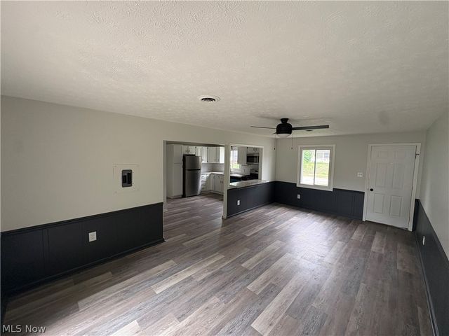 2300 Giffels Drive, Cuyahoga Falls, OH 44221