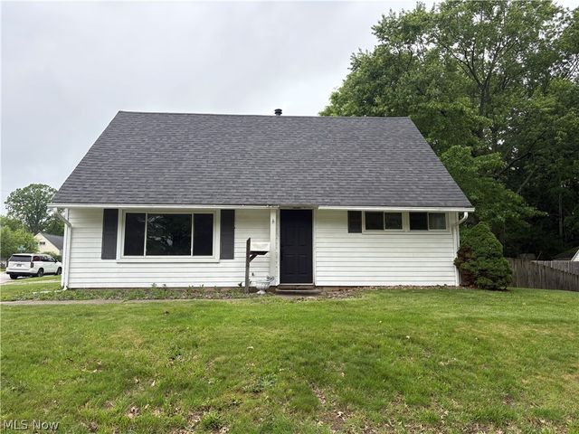 2300 Giffels Drive, Cuyahoga Falls, OH 44221