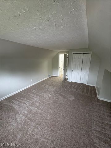 2300 Giffels Drive, Cuyahoga Falls, OH 44221