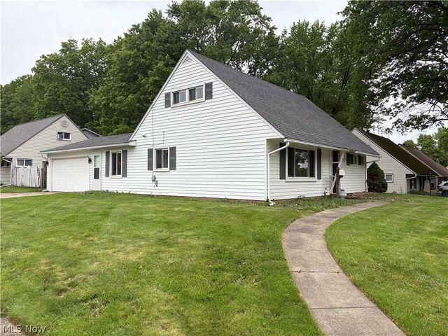 2300 Giffels Drive, Cuyahoga Falls, OH 44221