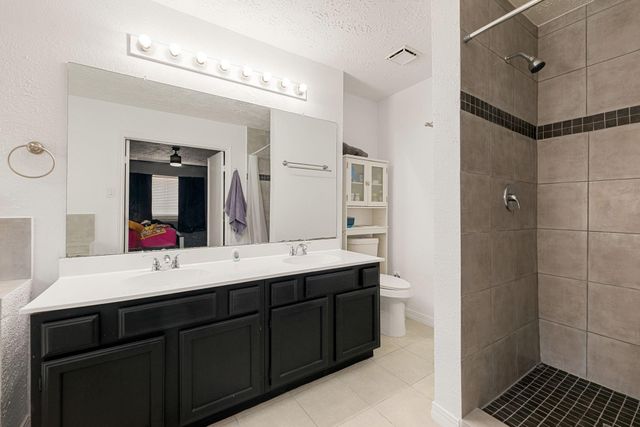 327 Brompton Court, Highlands, TX 77562