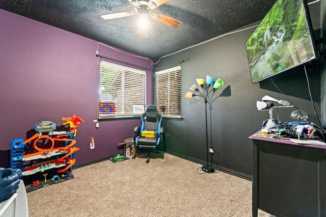 327 Brompton Court, Highlands, TX 77562