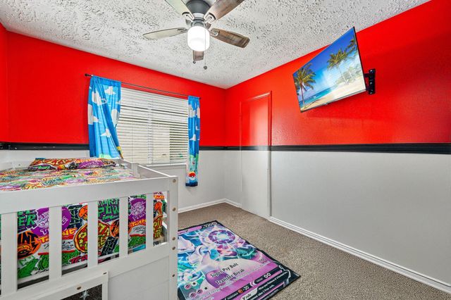 327 Brompton Court, Highlands, TX 77562