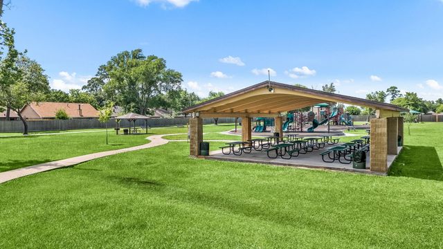 327 Brompton Court, Highlands, TX 77562