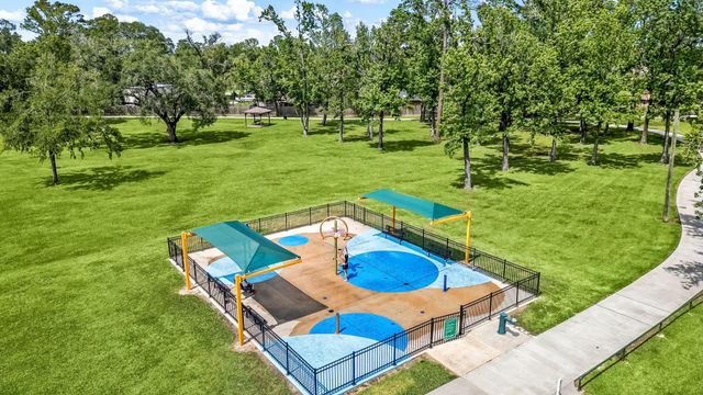 327 Brompton Court, Highlands, TX 77562