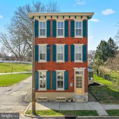 114 WASHINGTON AVE, Phoenixville, PA 19460