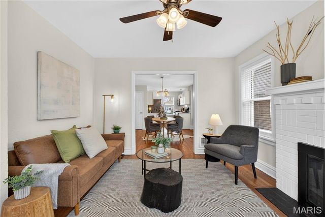 5927 W Park Avenue, St Louis, MO 63110