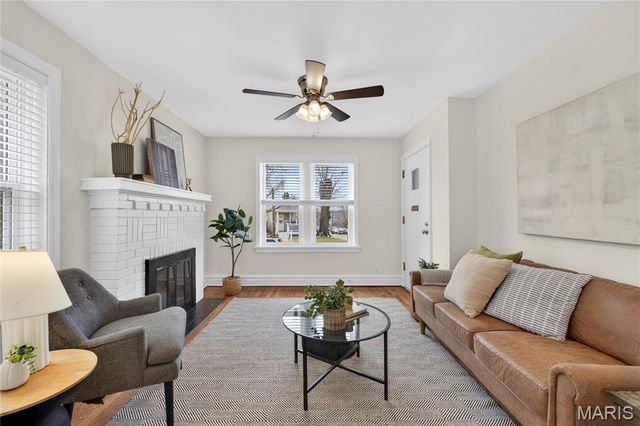 5927 W Park Avenue, St Louis, MO 63110