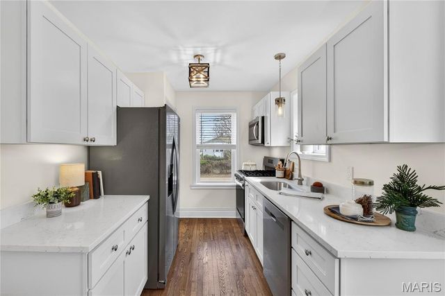 5927 W Park Avenue, St Louis, MO 63110