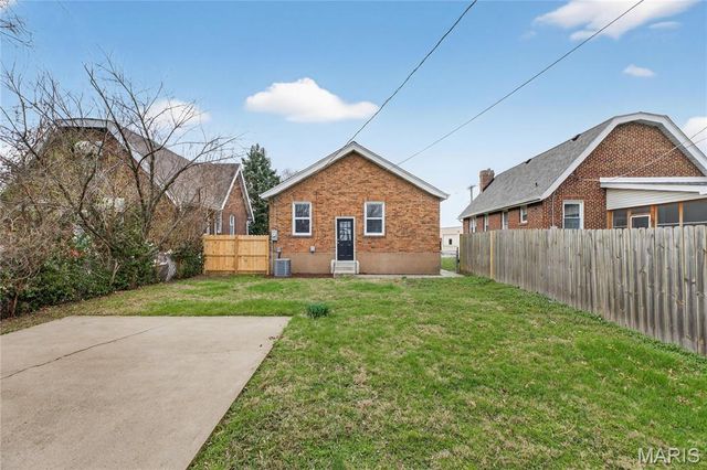 5927 W Park Avenue, St Louis, MO 63110