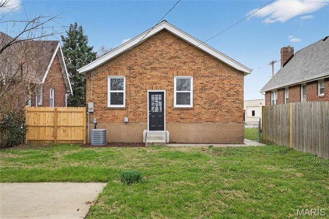 5927 W Park Avenue, St Louis, MO 63110