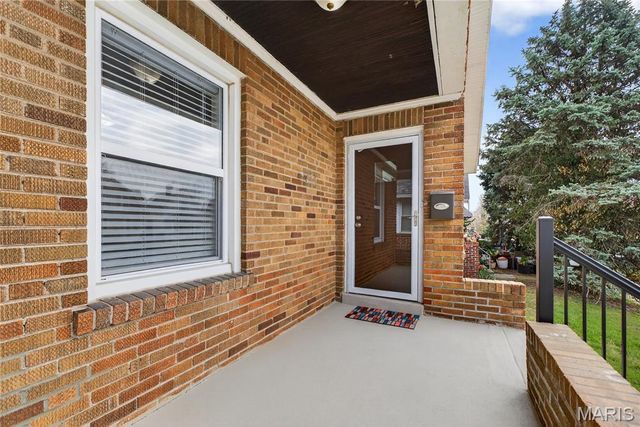 5927 W Park Avenue, St Louis, MO 63110