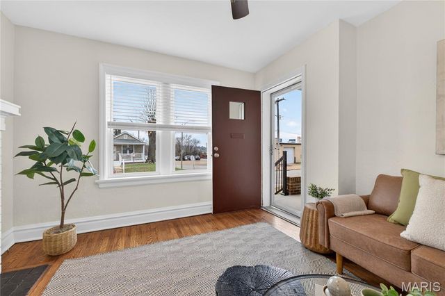 5927 W Park Avenue, St Louis, MO 63110