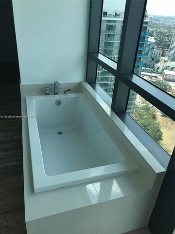 650 NE 32nd St 4908, Miami, FL 33137