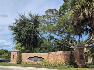 214 Wimbledon Lake Dr 57, Plantation, FL 33324