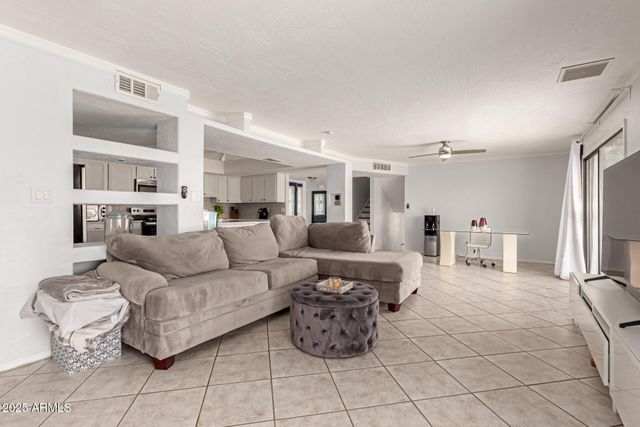 3455 W Gelding Drive, Phoenix, AZ 85053