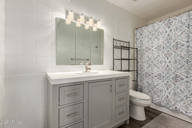 3455 W Gelding Drive, Phoenix, AZ 85053