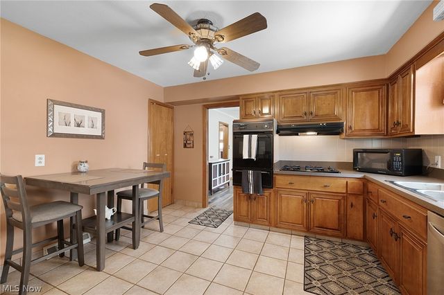 13967 Mohawk Trail, Middleburg Heights, OH 44130