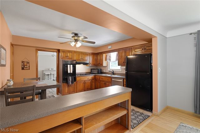 13967 Mohawk Trail, Middleburg Heights, OH 44130