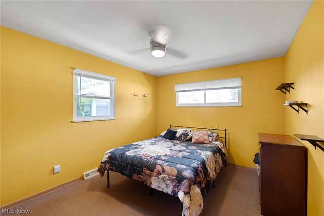 13967 Mohawk Trail, Middleburg Heights, OH 44130