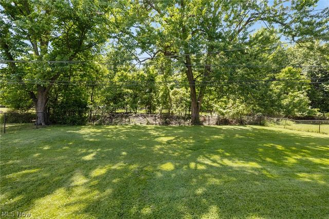 13967 Mohawk Trail, Middleburg Heights, OH 44130
