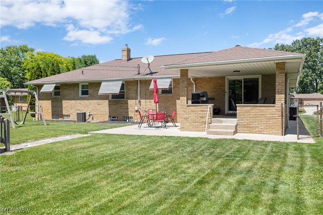 13967 Mohawk Trail, Middleburg Heights, OH 44130