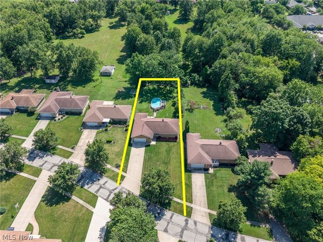 13967 Mohawk Trail, Middleburg Heights, OH 44130