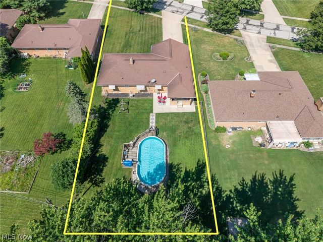 13967 Mohawk Trail, Middleburg Heights, OH 44130