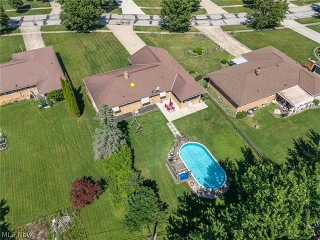 13967 Mohawk Trail, Middleburg Heights, OH 44130