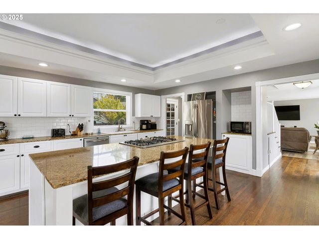 174 STEELHAMMER Rd, Silverton, OR 97381