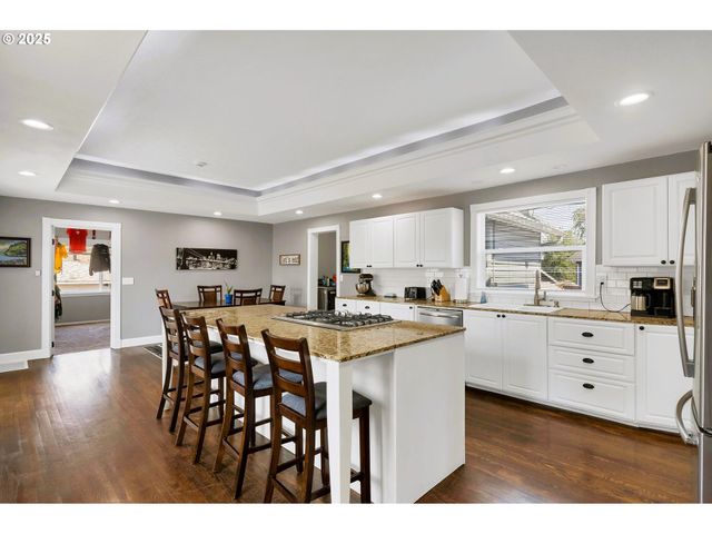 174 STEELHAMMER Rd, Silverton, OR 97381