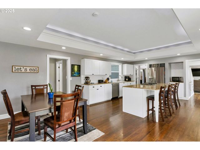 174 STEELHAMMER Rd, Silverton, OR 97381