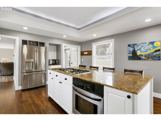 174 STEELHAMMER Rd, Silverton, OR 97381