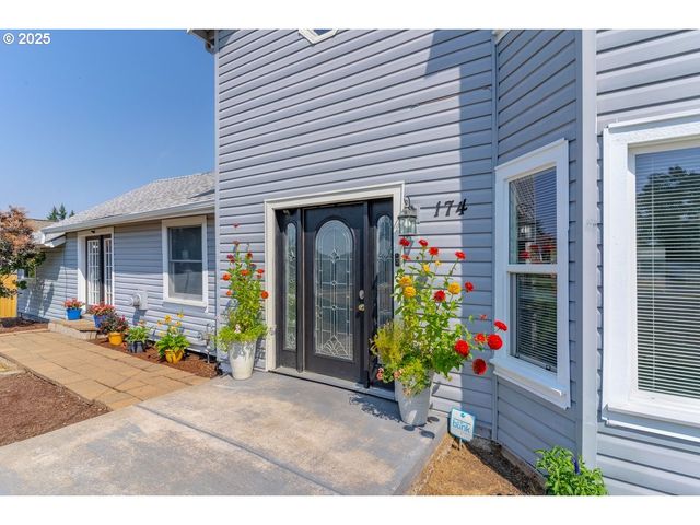 174 STEELHAMMER Rd, Silverton, OR 97381