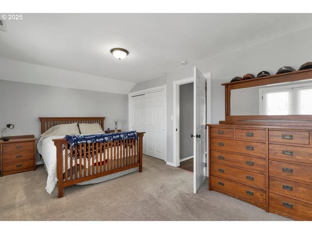 174 STEELHAMMER Rd, Silverton, OR 97381