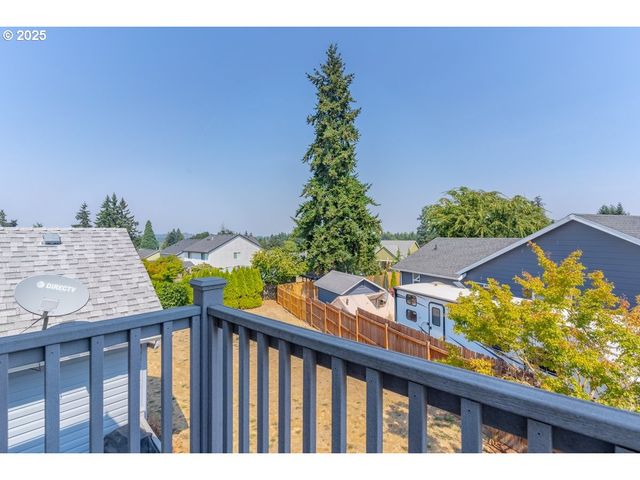 174 STEELHAMMER Rd, Silverton, OR 97381