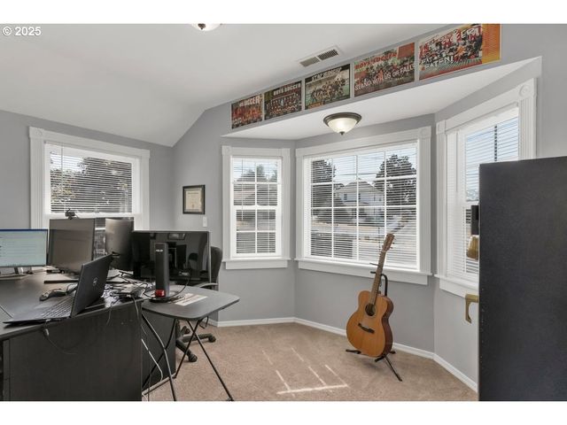 174 STEELHAMMER Rd, Silverton, OR 97381