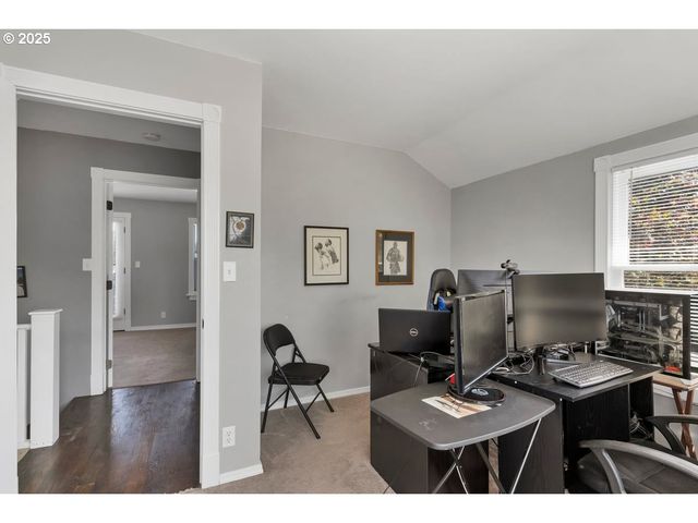 174 STEELHAMMER Rd, Silverton, OR 97381