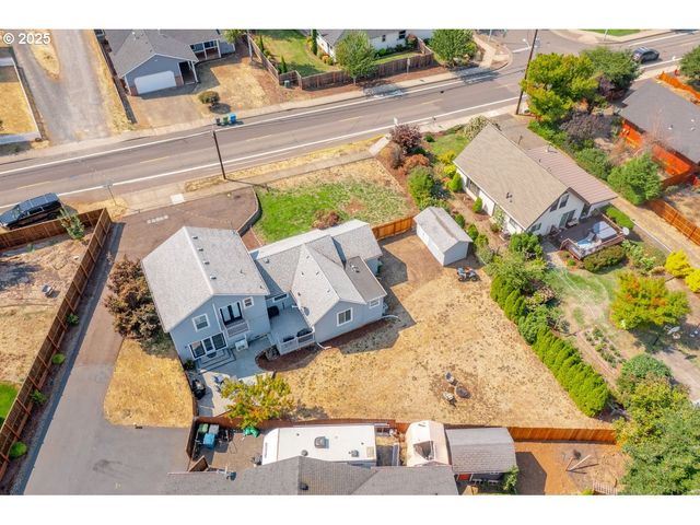 174 STEELHAMMER Rd, Silverton, OR 97381