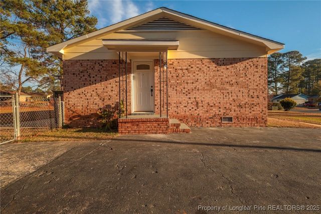 5131 Longbranch Drive, Fayetteville, NC 28303