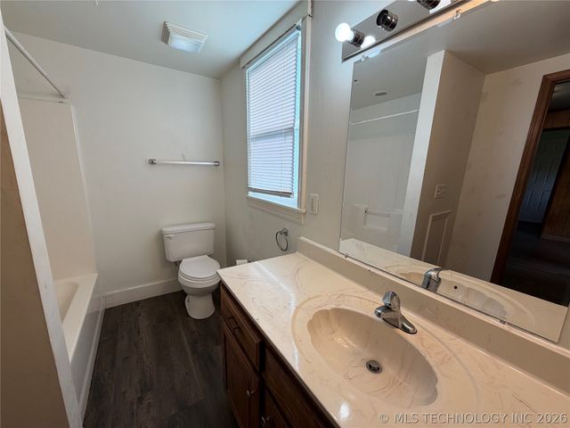 1009 E Thompson Avenue, Sapulpa, OK 74066