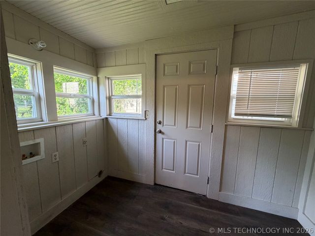 1009 E Thompson Avenue, Sapulpa, OK 74066