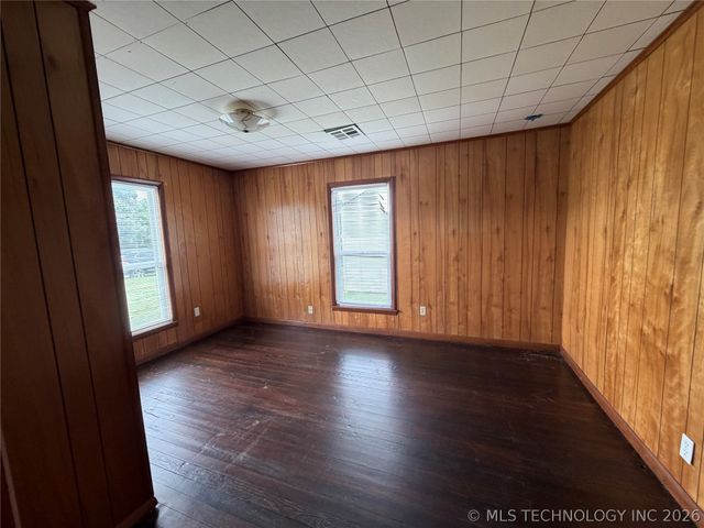 1009 E Thompson Avenue, Sapulpa, OK 74066