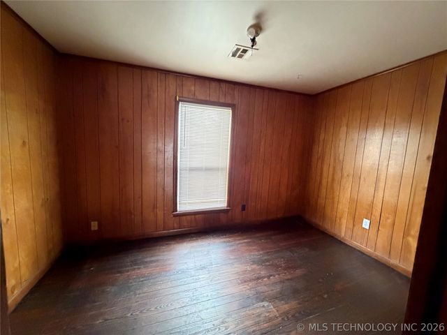 1009 E Thompson Avenue, Sapulpa, OK 74066