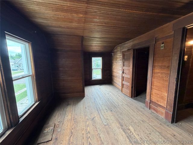 1009 E Thompson Avenue, Sapulpa, OK 74066