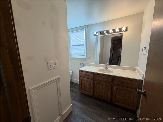 1009 E Thompson Avenue, Sapulpa, OK 74066