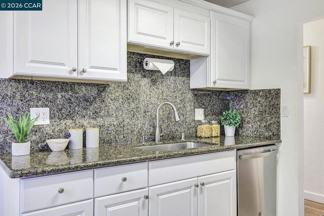 2650 Jones Rd 14, Walnut Creek, CA 94597