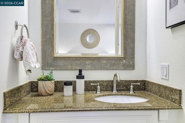 2650 Jones Rd 14, Walnut Creek, CA 94597